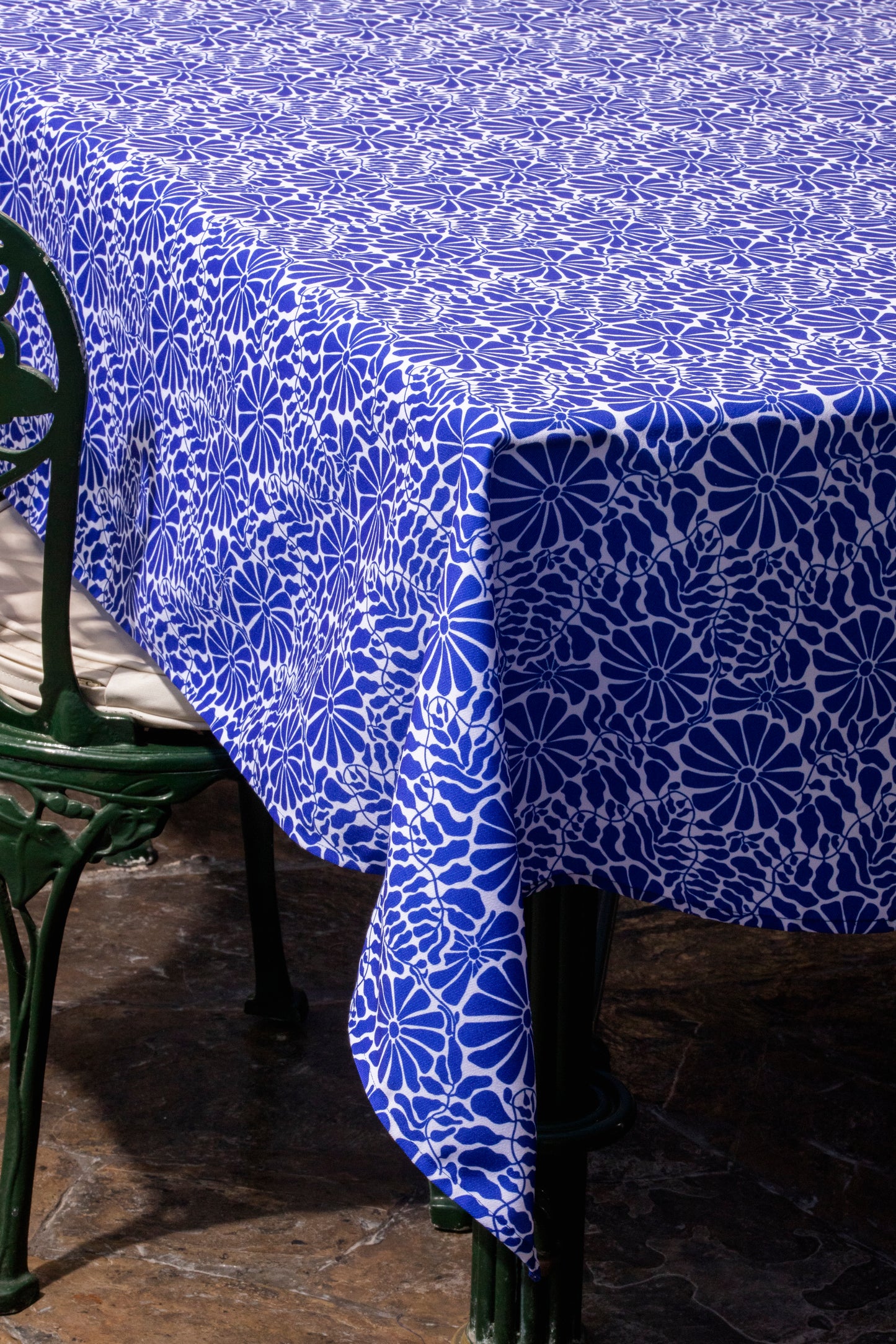Mantel Greek Blossom
